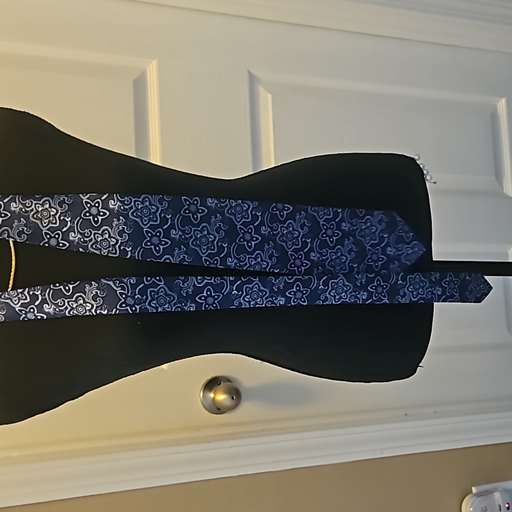 Brooks Brothers Tie 👔